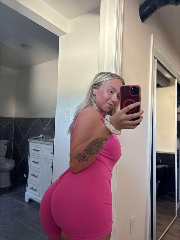 Horny girlfriend 