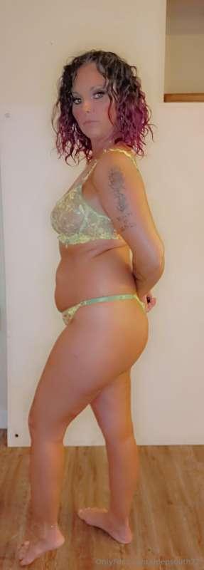 Mommy NEEDS a play mate... send a message and lets have some..