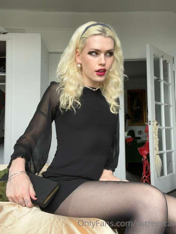 what do you think of my outfit, would you take me to a fancy..