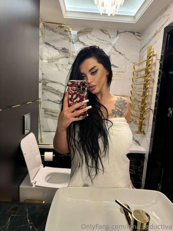 The mood after the shower is gorgeous, I feel like the queen..