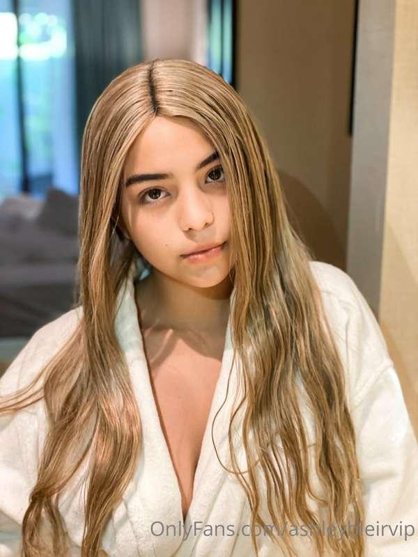 Wanna fuck in the bathroom babe?