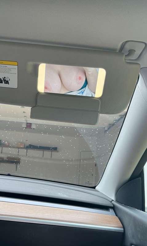 sorry had to change in the car 😅 running late