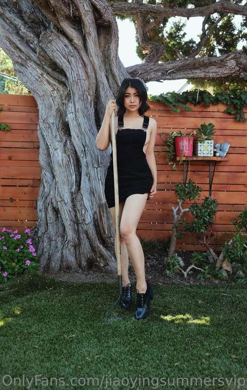 #Sexyinthegarden ⛲️ DM me