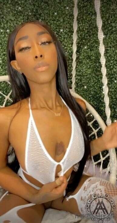 Want a taste of the forbidden fruit? 💕