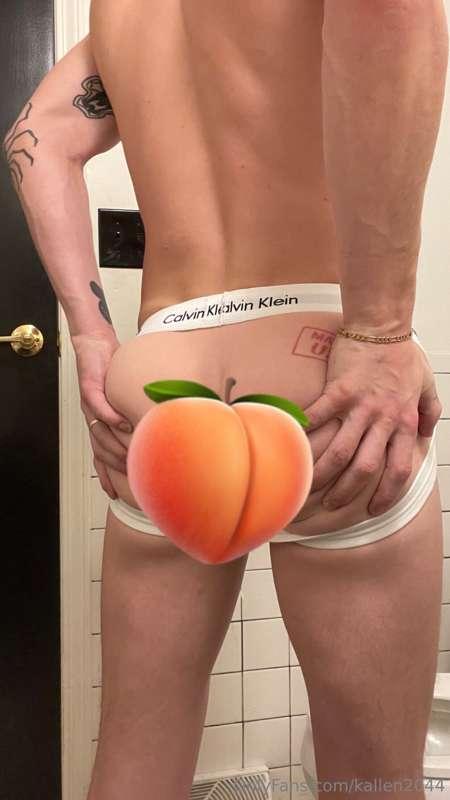 Good morning! Check your dms for some spicy pictures and a v..