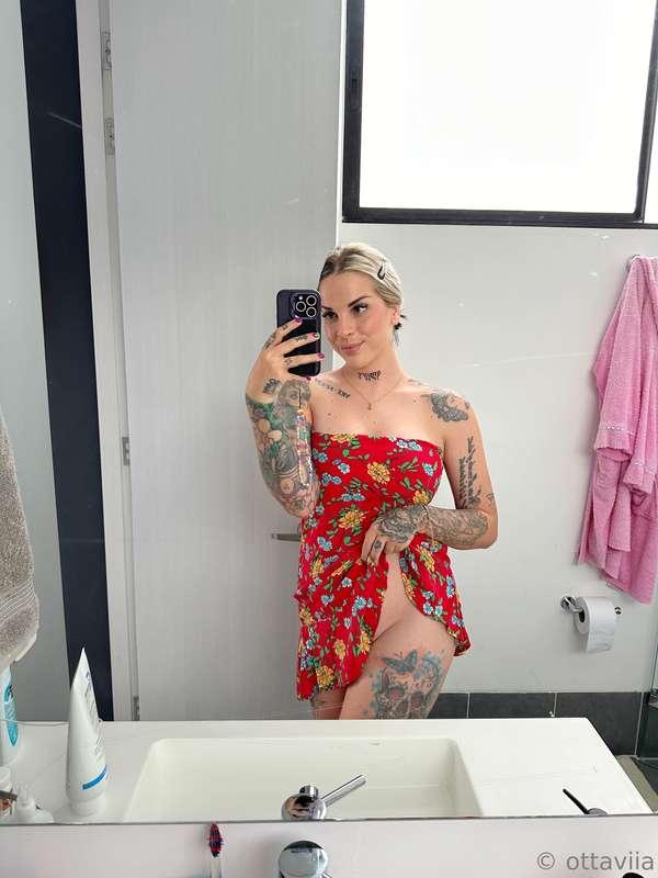 Would you have guessed that I’m wearing no panties underneat..