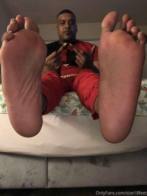 Huuuuuuuuuge 18 feet lol 😝 need a face
