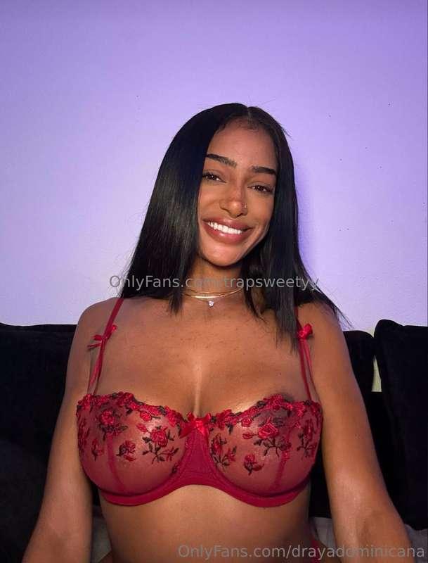 🚨 LIVE SHOW NOW!🚨freckled dominican beauty @drayadominicana ..