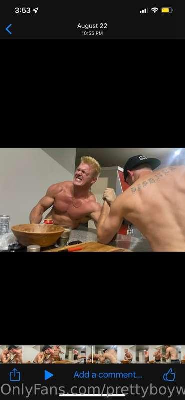 Watch @drewharperxxx and his best friend drunkenly battle it..