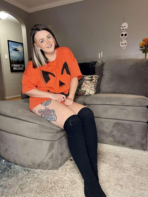 HAPPY HALLOWEEN! 🎃🌙🕸🍂✨🖤

Tried something new, this set takes..