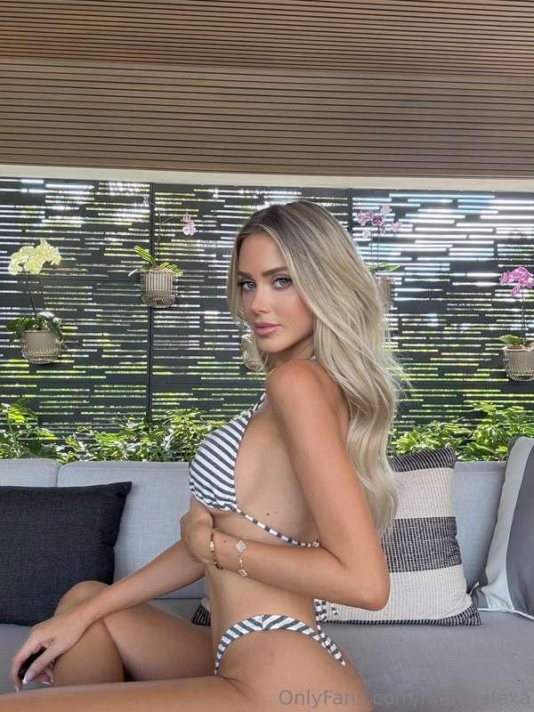 I like knowing I’m your favorite distraction 💋