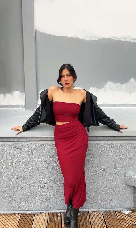 The woman in the red dress 💋