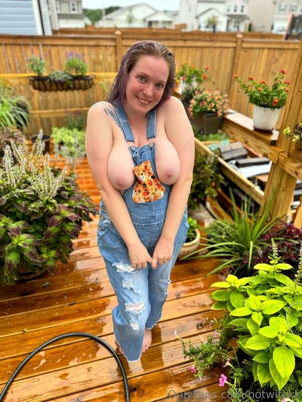 hotwifekk image #0