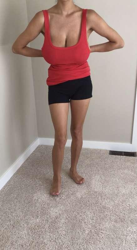 Unlock this video ... red tank top and tan lines = perfect v..
