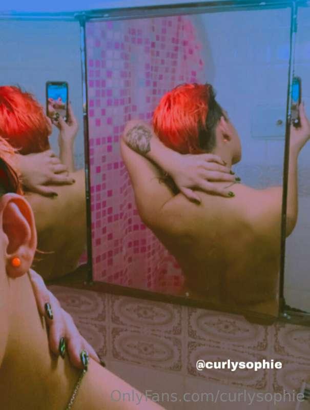 Do u wanna see me through the mirror? 🪞💋