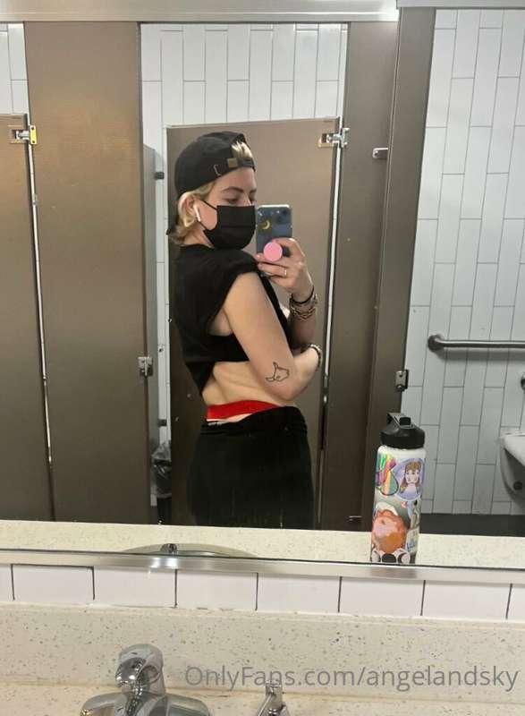 Happy Wednesday babies!! I took my cutie little butt to the ..