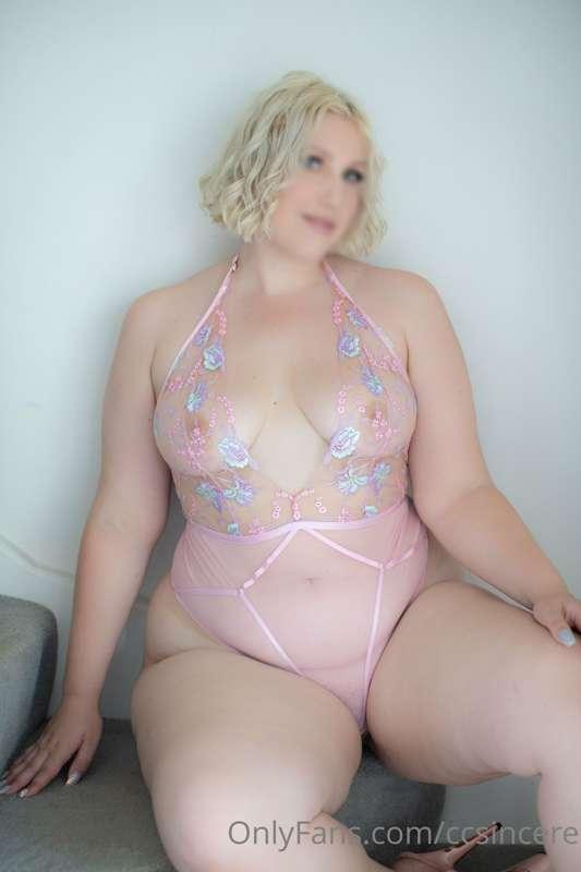 My thighs are as thicc as my cakes so you know it's REAL rea..