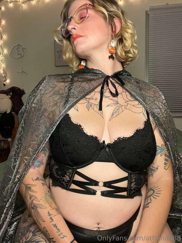 Wicked witch of the bed 🤭