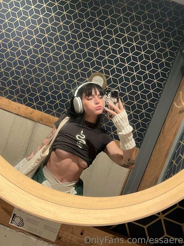 hiiiii tell me what u did today!!