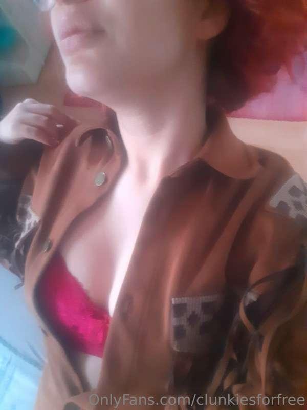 🍒👅🍒Back on Titty Tuesday!!🍒💋🍒
Tip $3 to get your personal in..