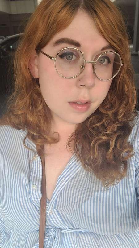 Omw to my Grooby shoot!!! 🥰💖 I'll take lots of behind the sc..