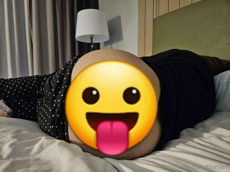 Imagine rolling over and seeing me in the morning like this...