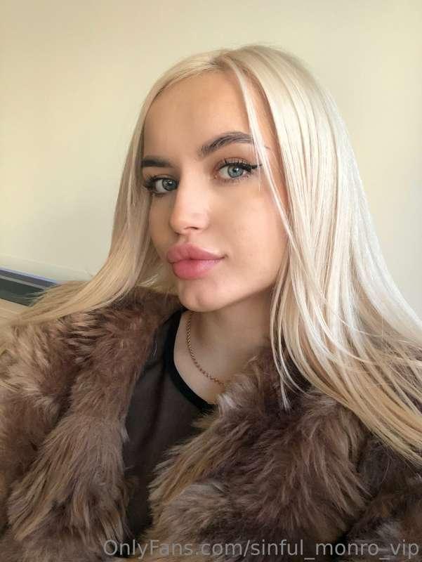 I like to wear transparent things under a fur coat 🥰