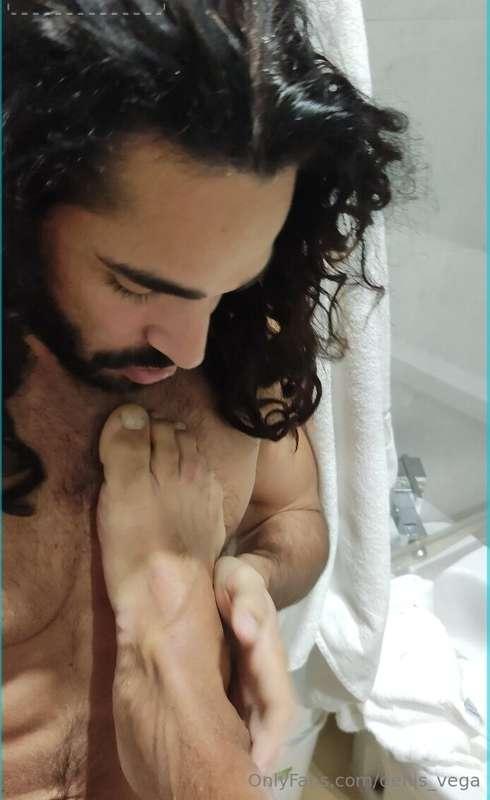 https://onlyfans.com/1532320947/denis_vega
