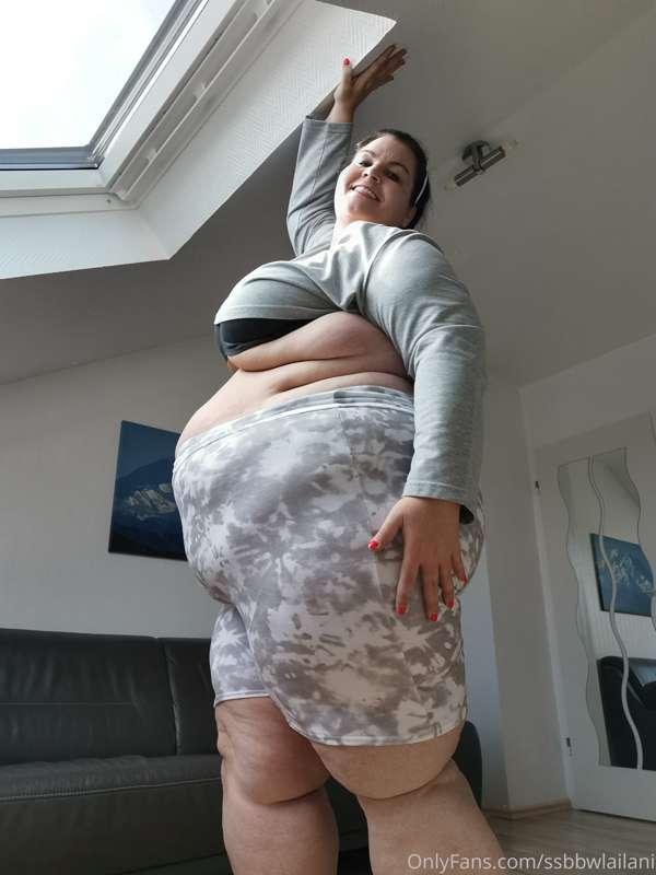 Tight Pants and a Crop Top!