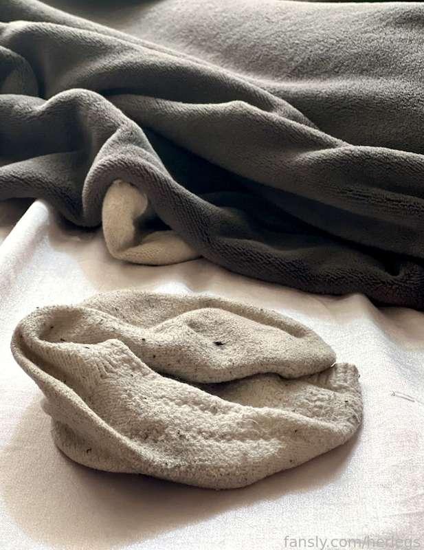 You losers begged enough this morning that I am going to allow you to see exactly what you deserve... stinky wet socks ... 😈