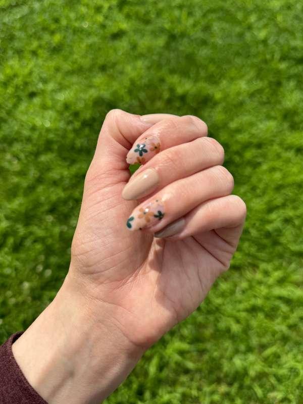 Send $50 for my manicure from your knees. ✨💅🏻