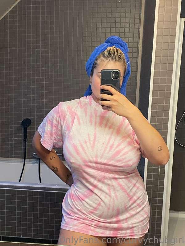 Fresh out of the shower, Now online 🥵😈💋 Talk to me 😜💕