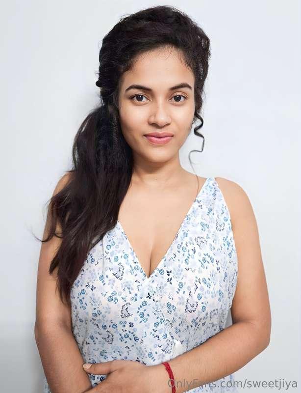 Waiting for you to message me...😈💌