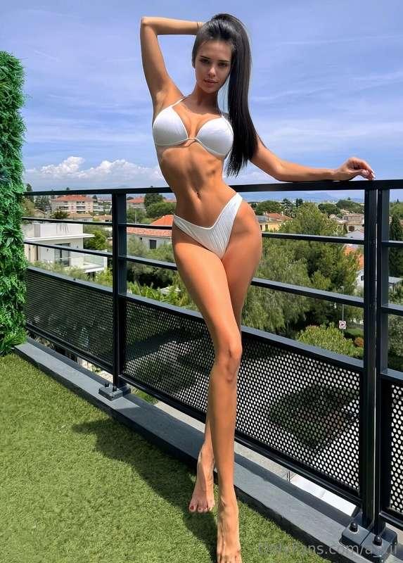 Grab my hips with your strong arms 🤤🤤