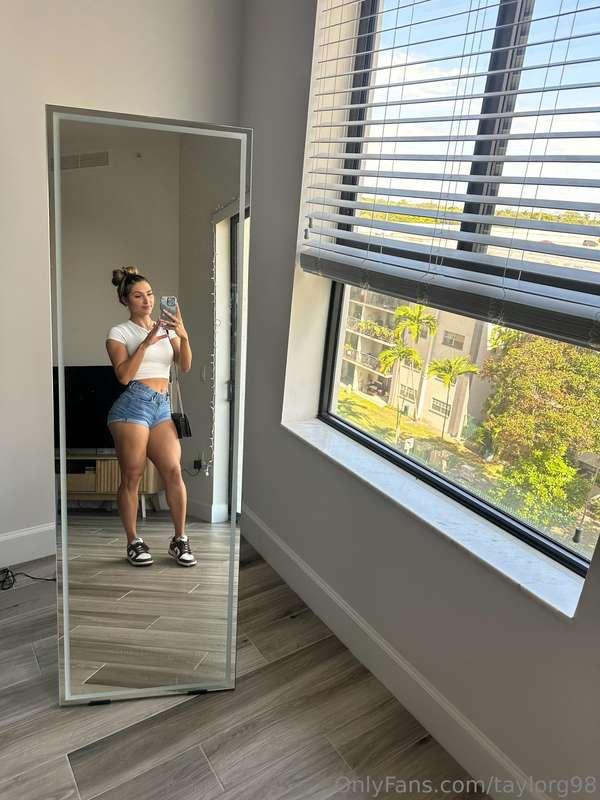 Room’s hot, but I’m heating things up even more😉
