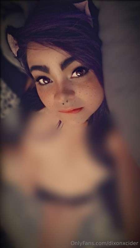 Check your dms to unblur these photos 😈