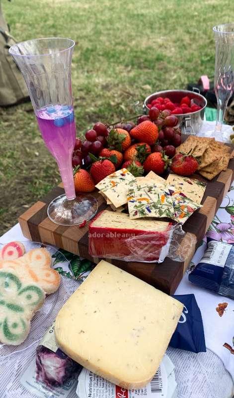 I just filmed all of my birthday thank yous and I will be sending them out when I finish editing them today! :D here are a couple pics from my lovely little picnic. 💙 

I'm so grateful to have had such a wonderful day with the support of my internet AND irl friends. you guys are the best!!! THANK YOU!!

#fyp