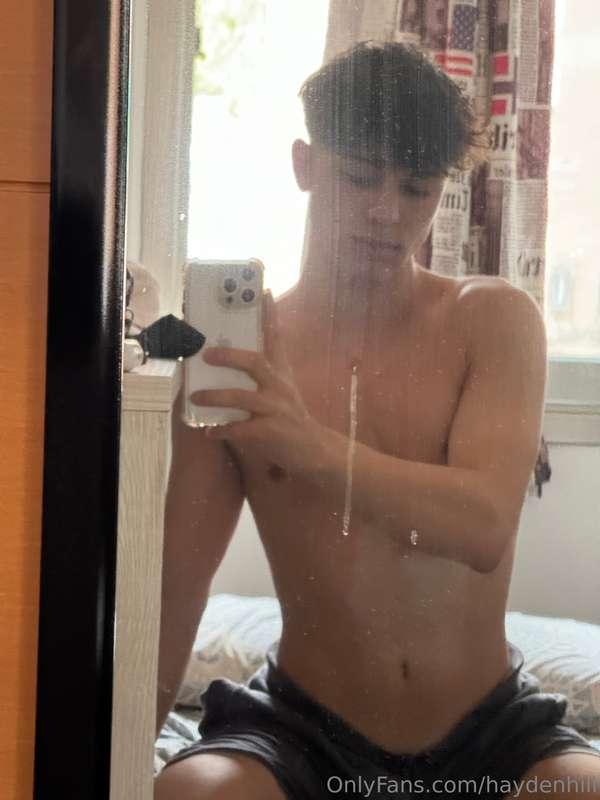 Sitting in front of the mirror… wanna see it all?🔥