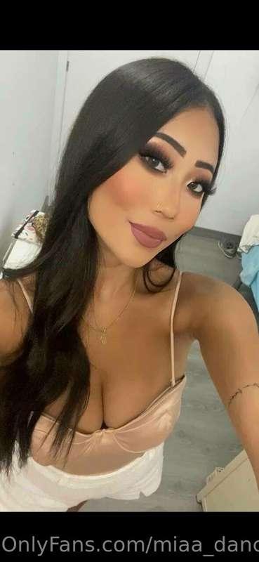 A little selfie to make your day! What do you have planned f..