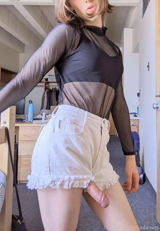 i have a hard time staying in my clothes...