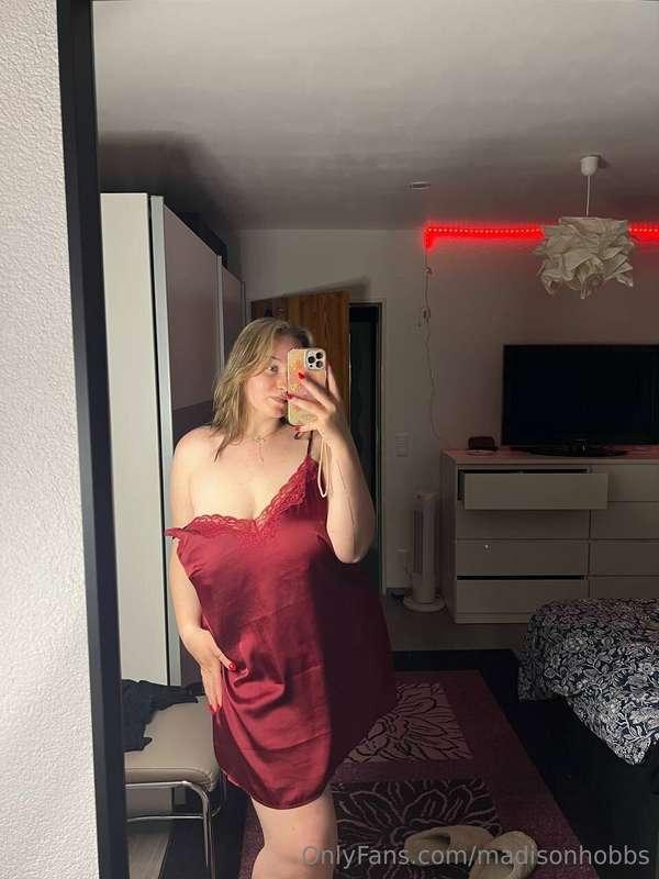 how is red looking on me ? 💕🤔