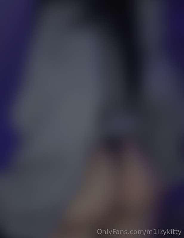 Want to see full pic?Only per dm 🍑 (NOT FREE)