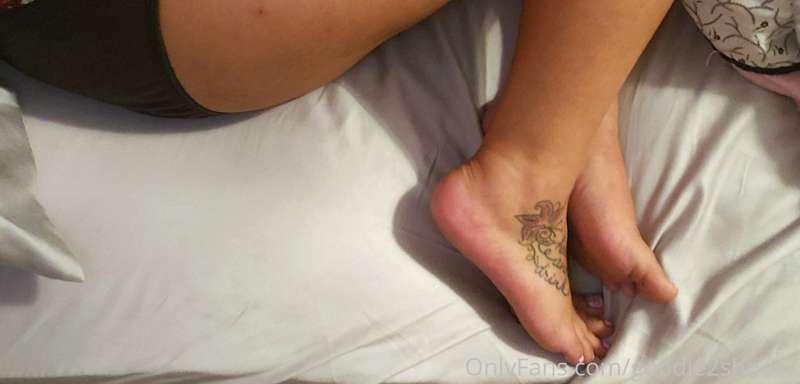My feet look absolutely stunning.   Why haven't you booked a..