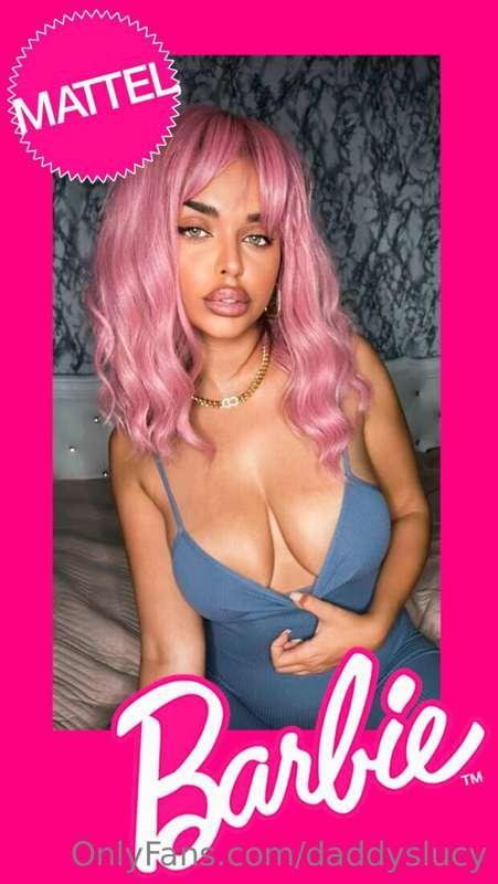 this barbie is very horny🔥