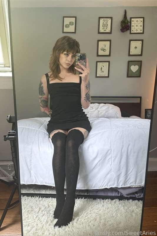 Guess the color of my panties (I’m not wearing any) 
#babe #alt #petite #emo #socks #thighhigh #dress #small #feet 