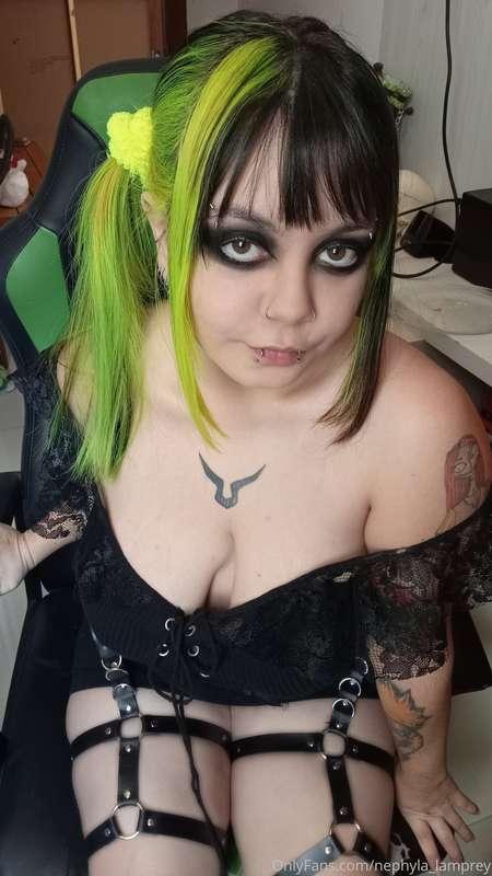 I got this new belt/garter thing and I'm in love with it, i'..