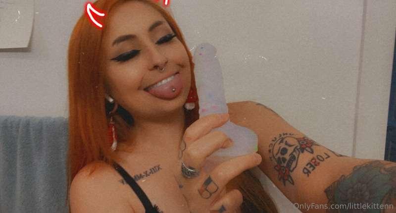 my vip subs get to see my new toy for no extra charge 😛 @xxx..