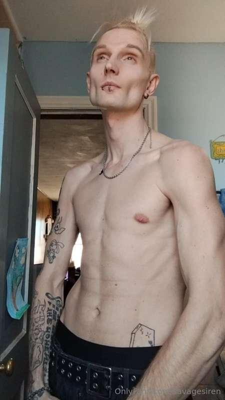 @Sailerboy91 ⚓Lvl 33 Male Model🤘Retired Stripper💀Tattoo Arti..