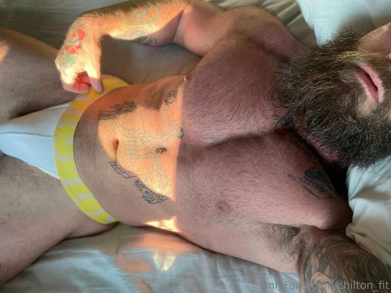 Cum lay next to me😘