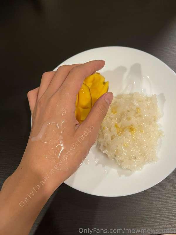 ข้าวเหนียวมะม่วง น้ำกะทิข้นๆ 💦